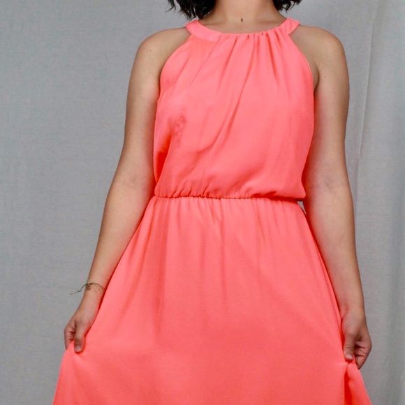 A Bright Pink Dress - Picture 2 of 5